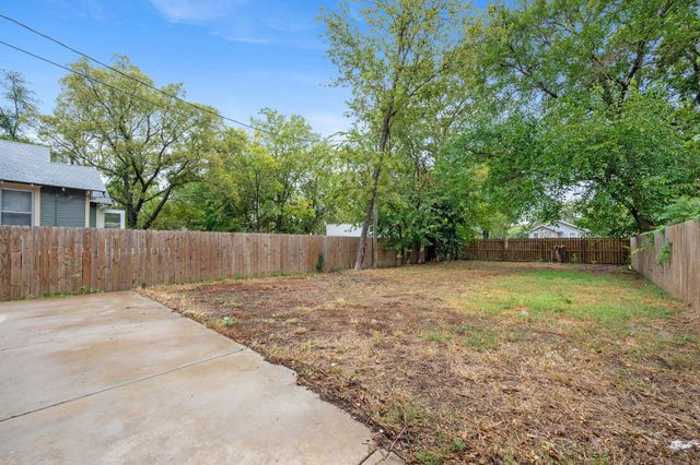 2115 N Waco Ave, Wichita, KS 67203