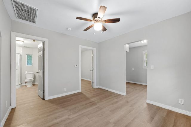 2115 N Waco Ave, Wichita, KS 67203