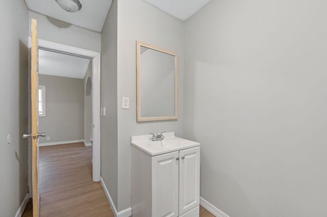 2115 N Waco Ave, Wichita, KS 67203