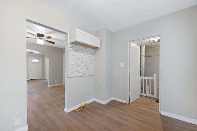 2115 N Waco Ave, Wichita, KS 67203