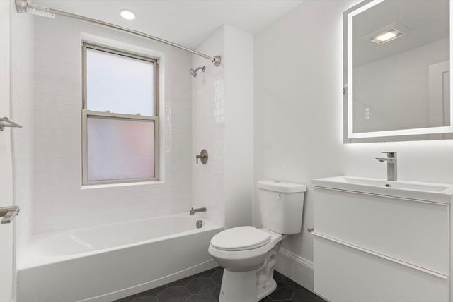 26 Bradlee Road 305, Medford, MA 02155