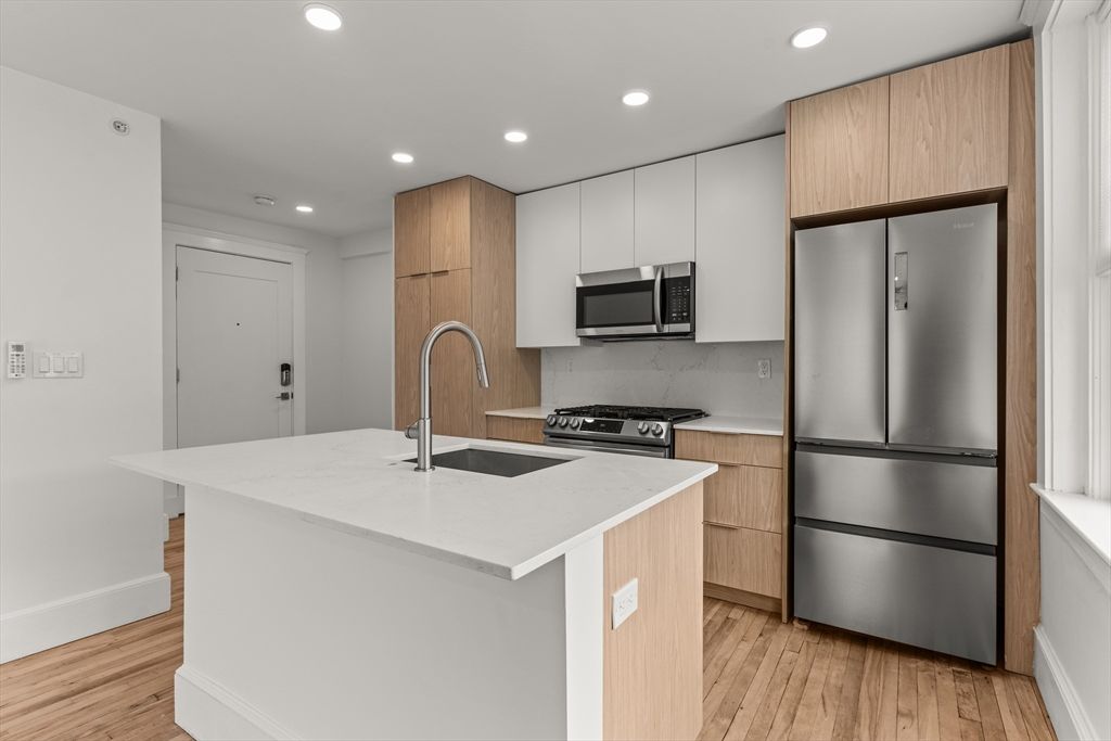 26 Bradlee Road 305, Medford, MA 02155