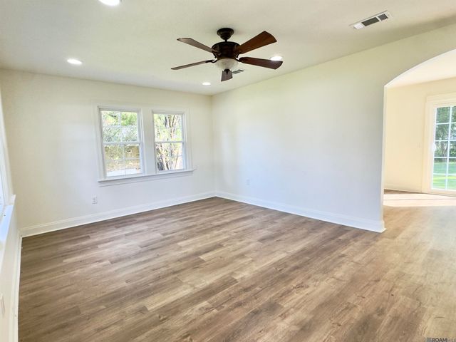 232 North St, Denham Springs, LA 70726