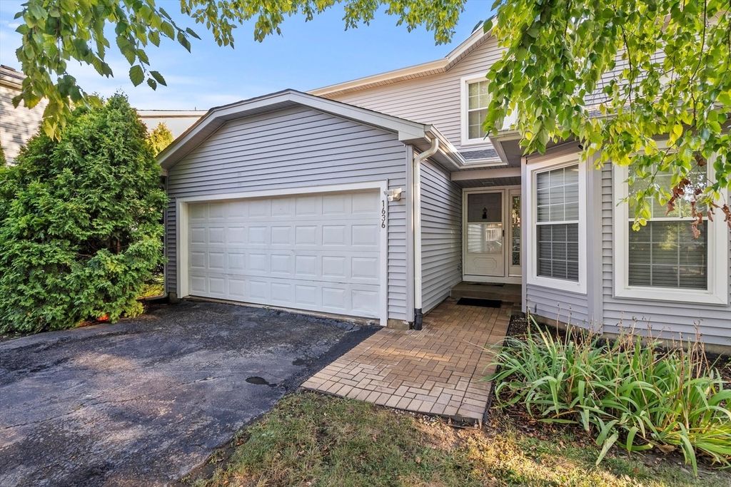 1636 Estate Circle 1636, Naperville, IL 60565