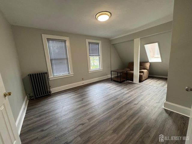 86 Harvey Street, New Brunswick, NJ 08901