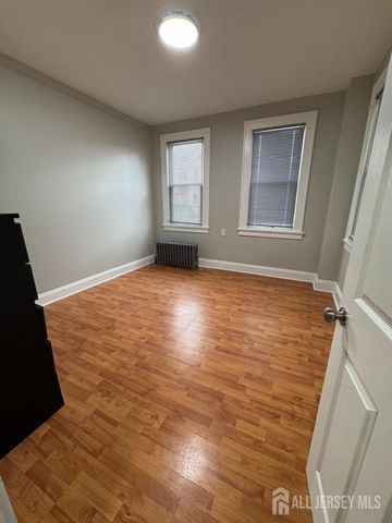 86 Harvey Street, New Brunswick, NJ 08901