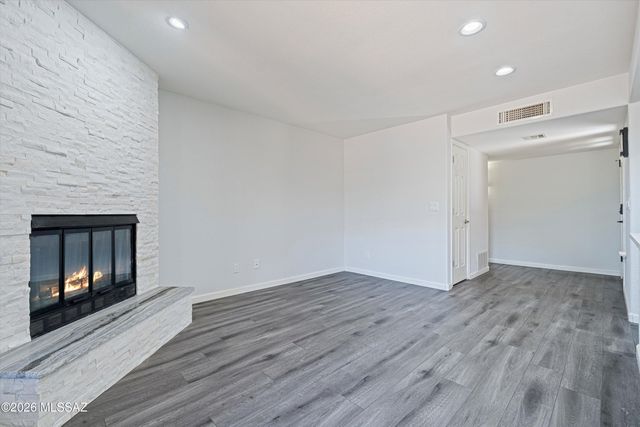 6651 N Campbell Ave Apt 207, Tucson, AZ 85718