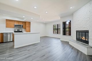 6651 N Campbell Ave Apt 207, Tucson, AZ 85718