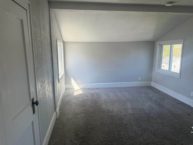 1529 Hawthorne Avenue, Waterloo, IA 50702