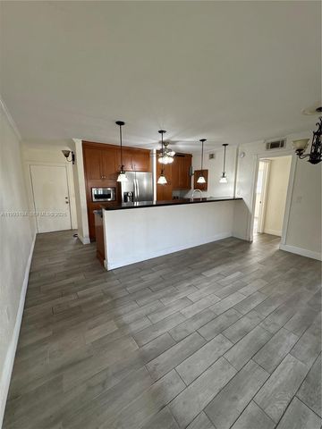 5252 NE 6th Ave A31, Oakland Park, FL 33334