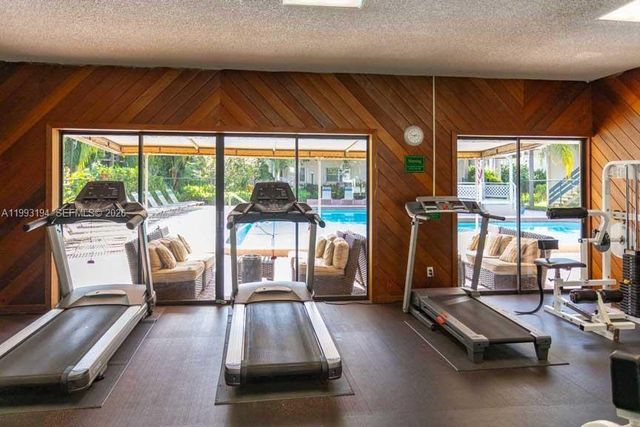 5252 NE 6th Ave A31, Oakland Park, FL 33334