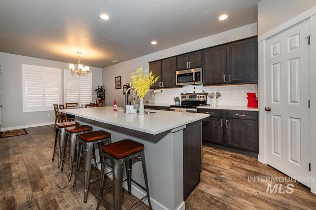 946 W Smallwood Ct, Kuna, ID 83642