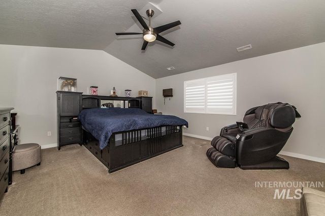 946 W Smallwood Ct, Kuna, ID 83642