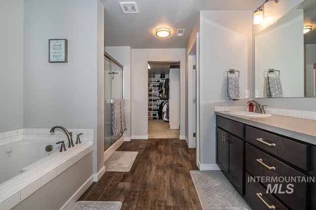 946 W Smallwood Ct, Kuna, ID 83642