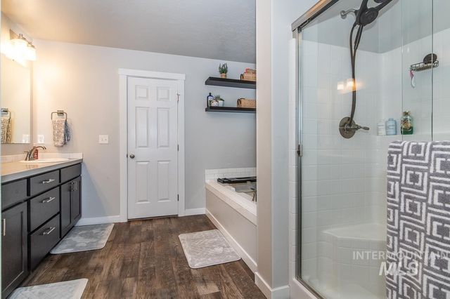 946 W Smallwood Ct, Kuna, ID 83642