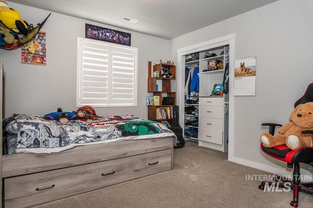 946 W Smallwood Ct, Kuna, ID 83642