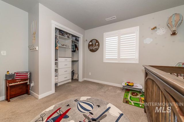 946 W Smallwood Ct, Kuna, ID 83642