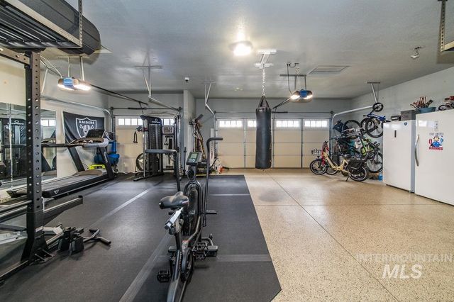 946 W Smallwood Ct, Kuna, ID 83642