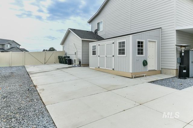 946 W Smallwood Ct, Kuna, ID 83642