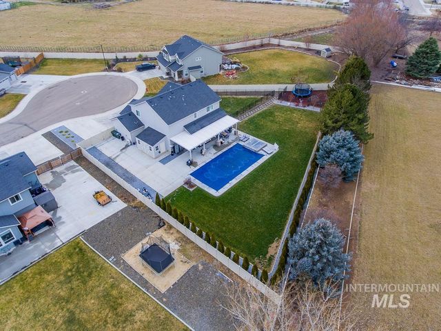 946 W Smallwood Ct, Kuna, ID 83642