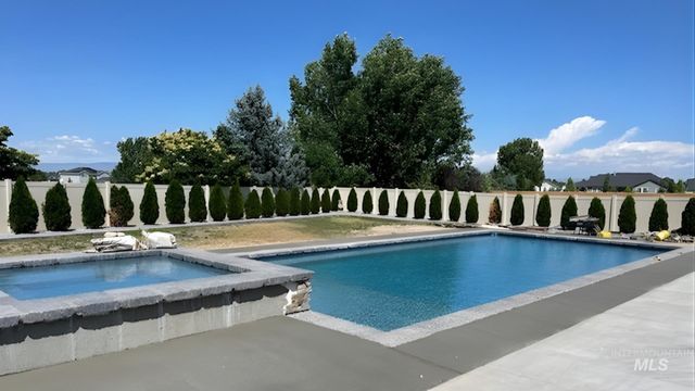 946 W Smallwood Ct, Kuna, ID 83642