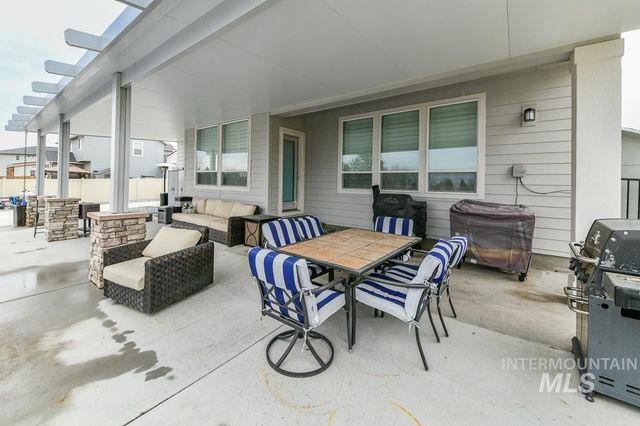 946 W Smallwood Ct, Kuna, ID 83642