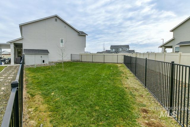 946 W Smallwood Ct, Kuna, ID 83642