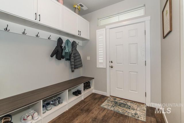 946 W Smallwood Ct, Kuna, ID 83642