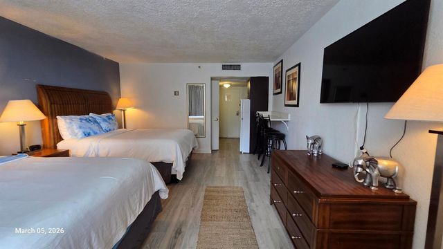 19201 Collins Avenue 105, Sunny Isles Beach, FL 33160