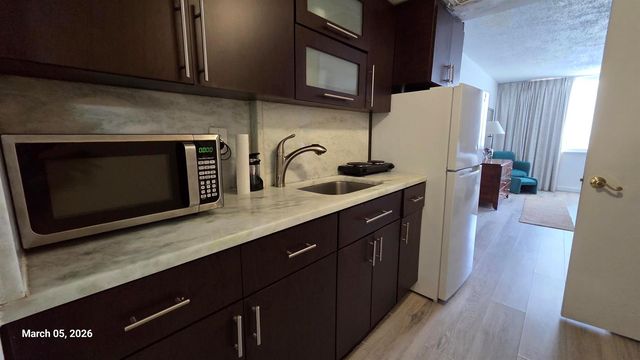 19201 Collins Avenue 105, Sunny Isles Beach, FL 33160