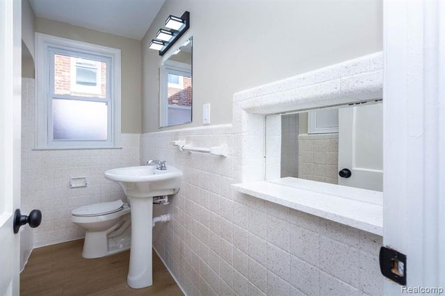 24536 Rosebud Avenue, Eastpointe, MI 48021