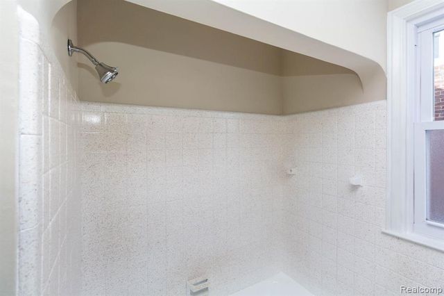 24536 Rosebud Avenue, Eastpointe, MI 48021