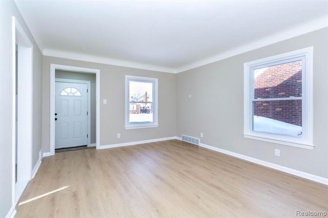 24536 Rosebud Avenue, Eastpointe, MI 48021