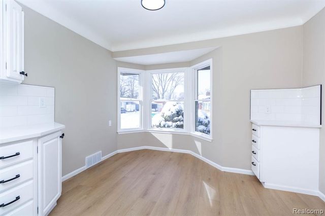 24536 Rosebud Avenue, Eastpointe, MI 48021