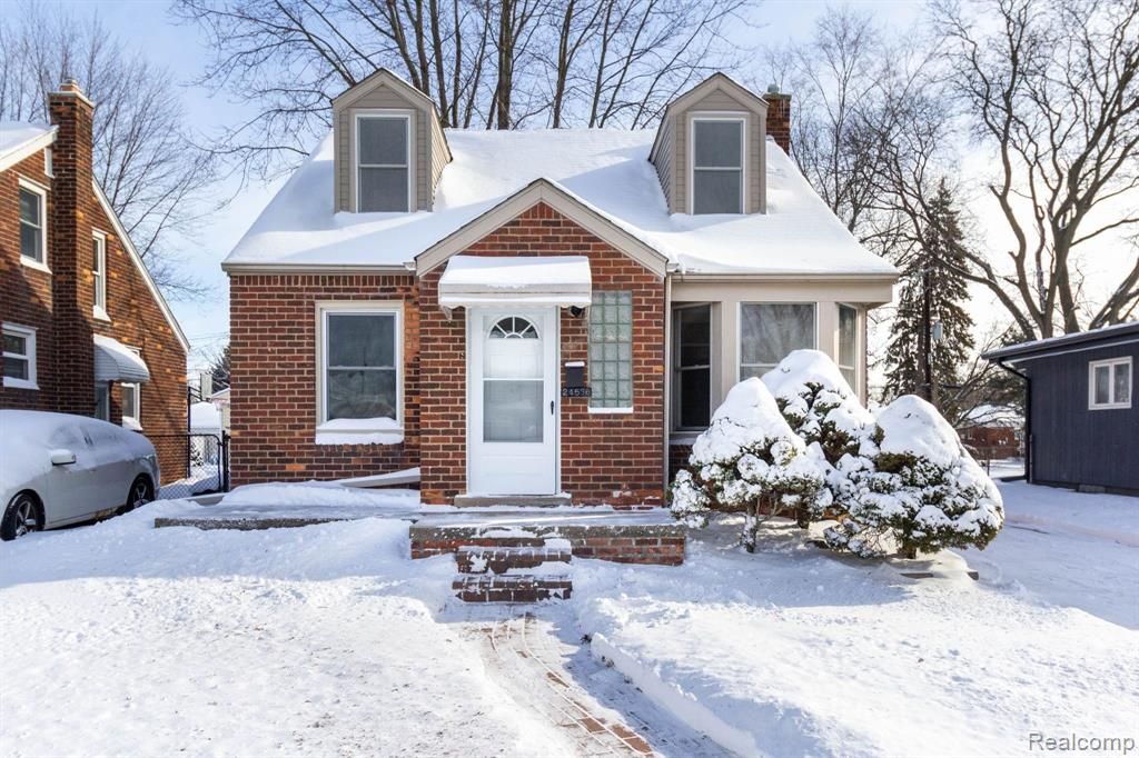 24536 Rosebud Avenue, Eastpointe, MI 48021