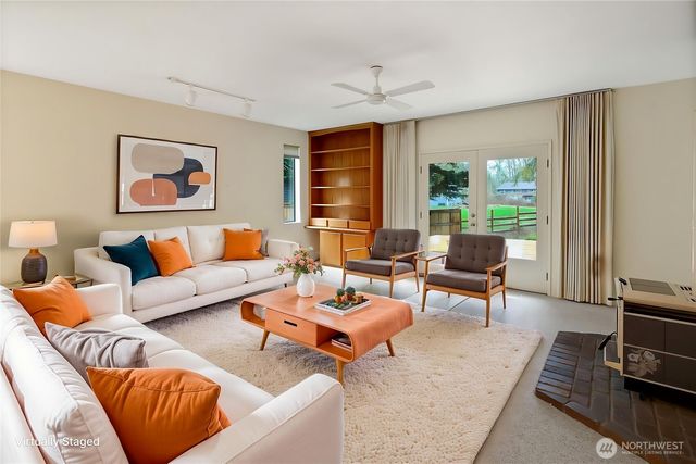 19216 SE 278th St, Kent, WA 98042