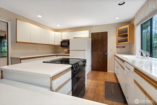 19216 SE 278th St, Kent, WA 98042