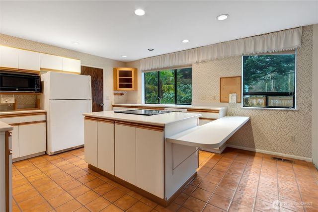 19216 SE 278th St, Kent, WA 98042