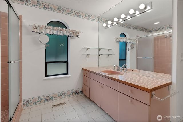 19216 SE 278th St, Kent, WA 98042