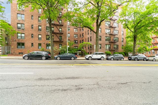 2244 Bronx Park E 1H, Bronx, NY 10467