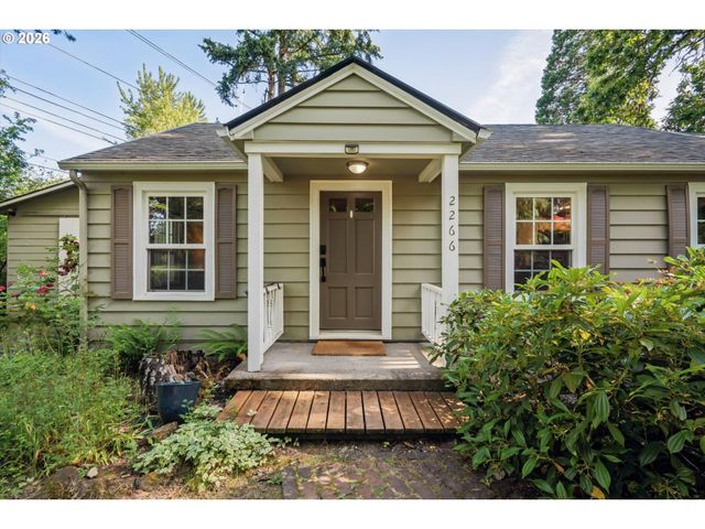 2266 Se TORBANK Rd, Milwaukie, OR 97222