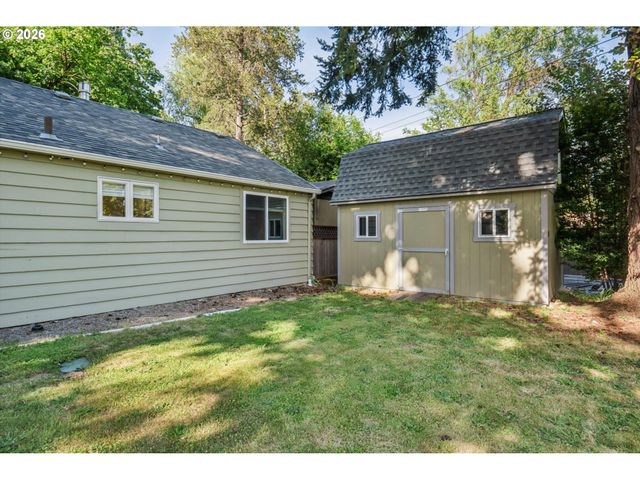 2266 Se TORBANK Rd, Milwaukie, OR 97222