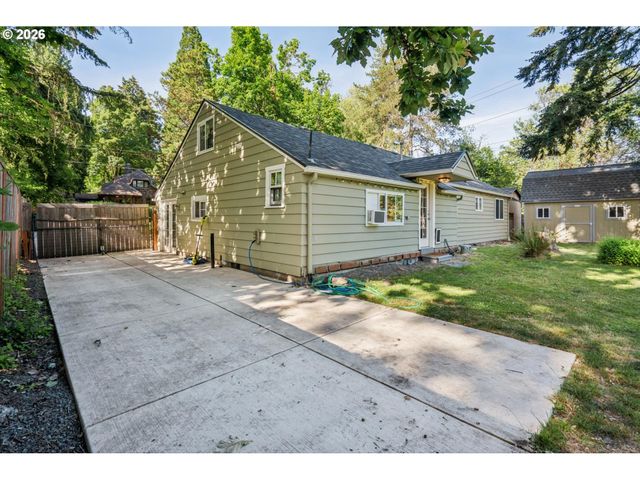 2266 Se TORBANK Rd, Milwaukie, OR 97222