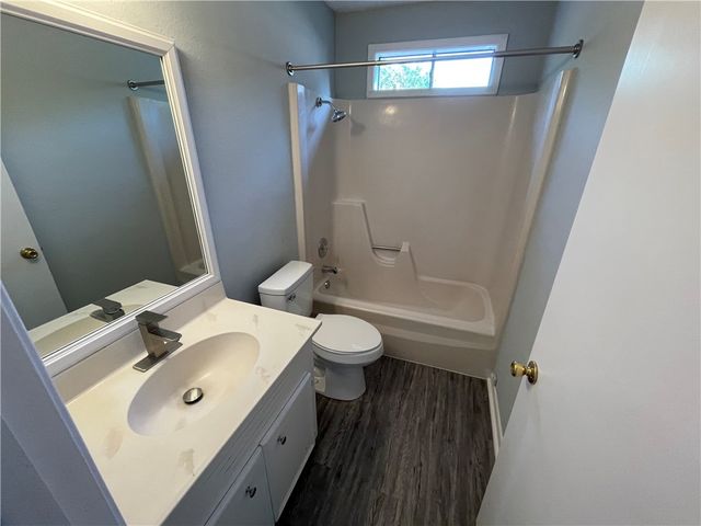 2020 Oak Ridge Dr, Portland, TX 78374