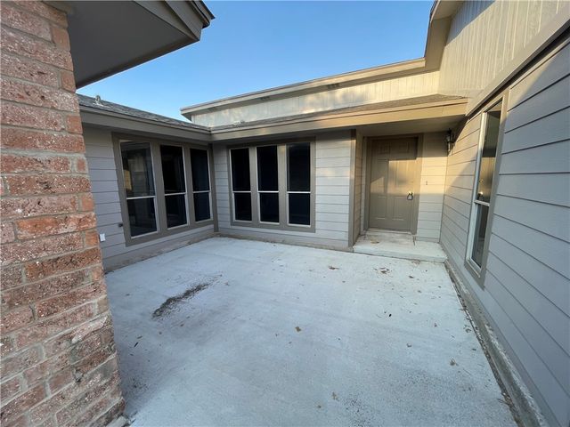 2020 Oak Ridge Dr, Portland, TX 78374