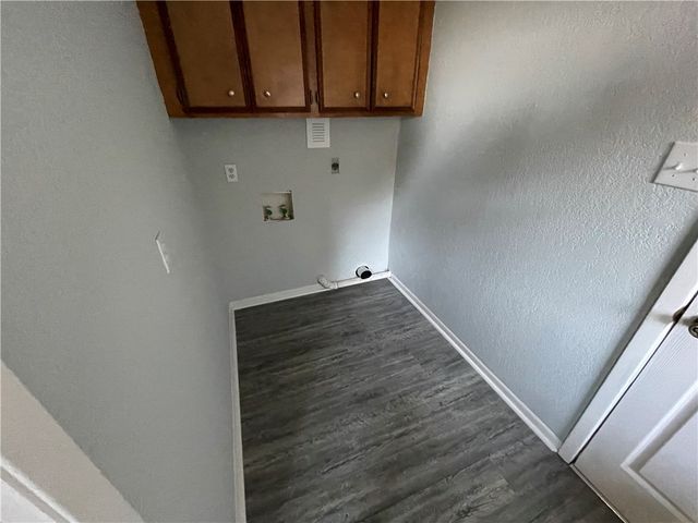 2020 Oak Ridge Dr, Portland, TX 78374