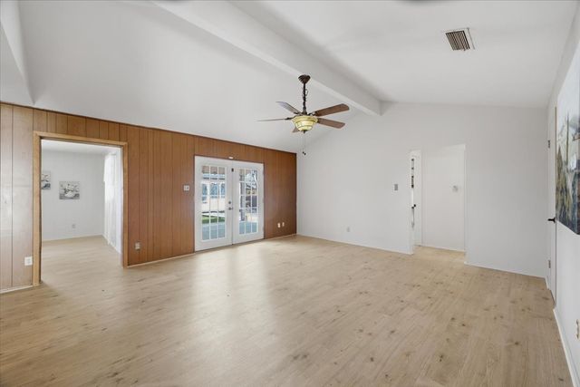 800 Brownstone Street, Euless, TX 76039