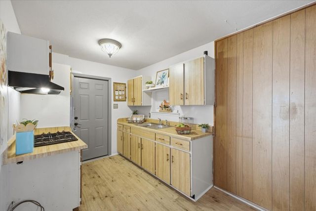 800 Brownstone Street, Euless, TX 76039