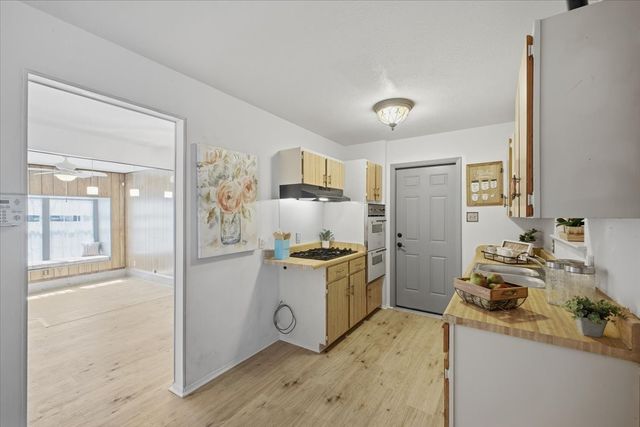 800 Brownstone Street, Euless, TX 76039