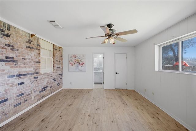 800 Brownstone Street, Euless, TX 76039